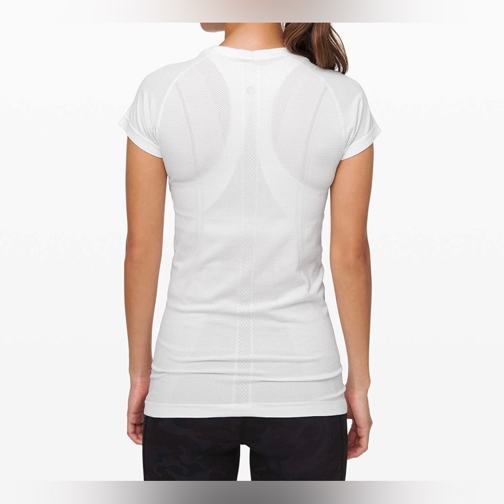 Lululemon Swiftly Tech Short Sleeve - Never Worn - image 2